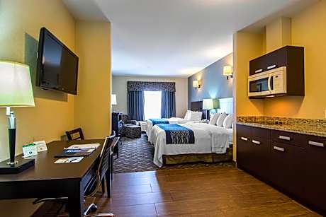Queen Suite with Two Queen Beds - Non-Smoking