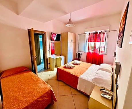 Economy Triple Room