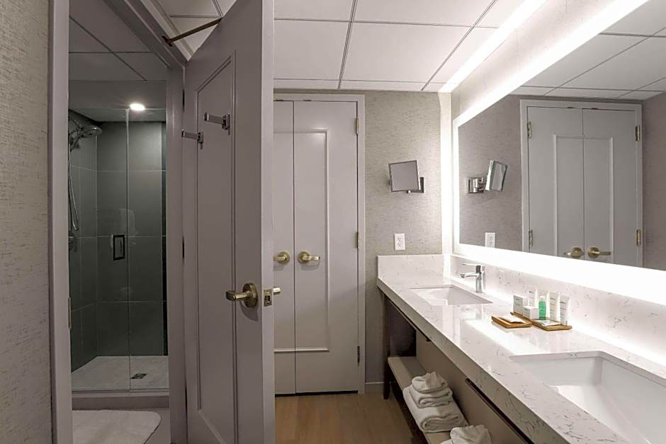 Radisson Plaza Hotel at Kalamazoo Center