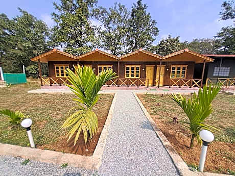 Cheetah Farms Jungle Stay