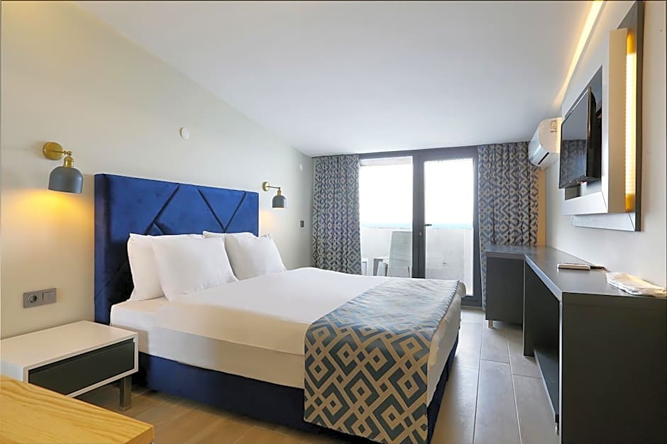URLA PERA HOTEL