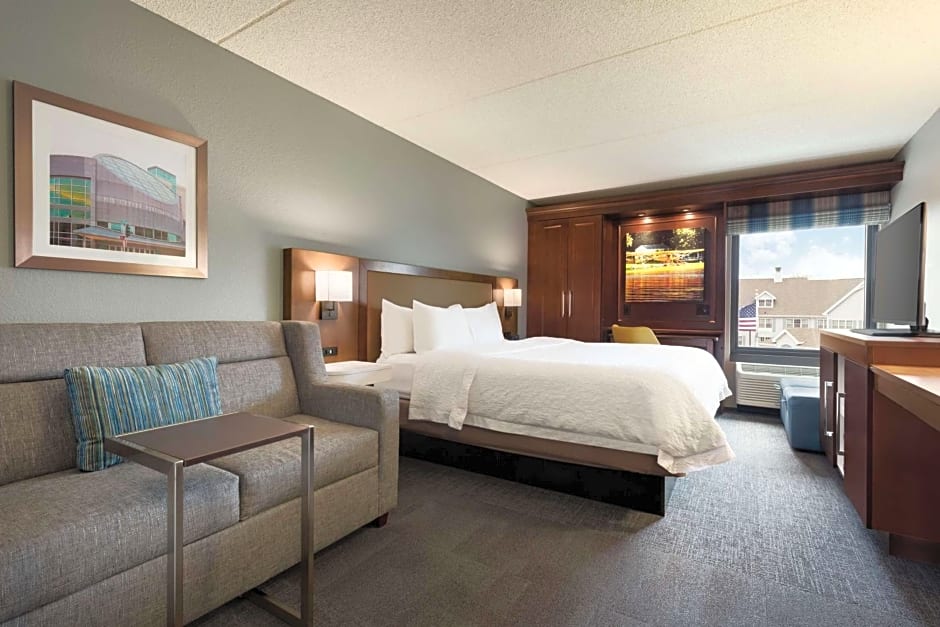 Hampton Inn By Hilton Appleton-Fox River Mall Area