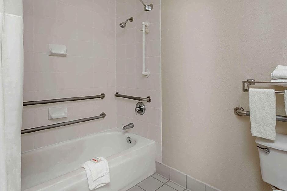 Days Inn by Wyndham Seguin TX