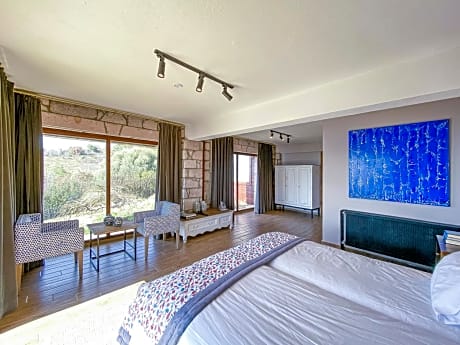 Deluxe Room with Terrace & Sea View 