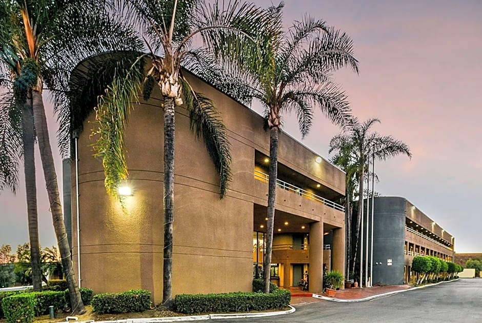 Travelodge by Wyndham Commerce Los Angeles Area