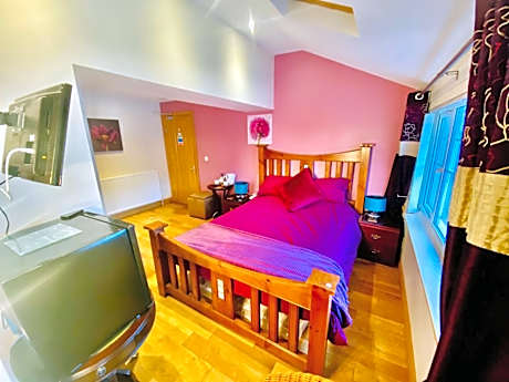 Deluxe King Suite