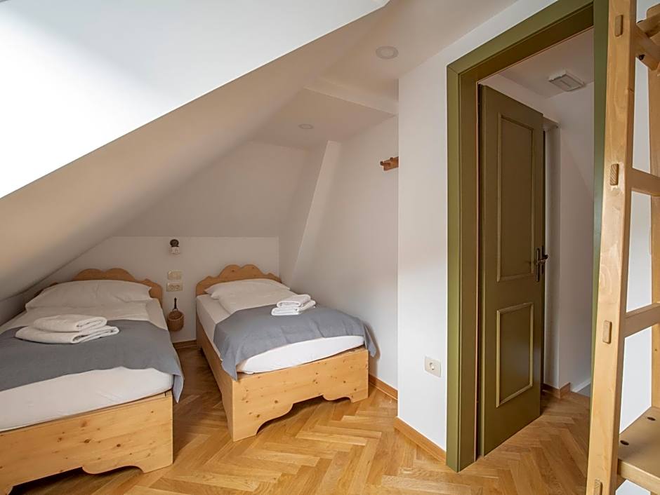 Berghi Hotel and Apartments