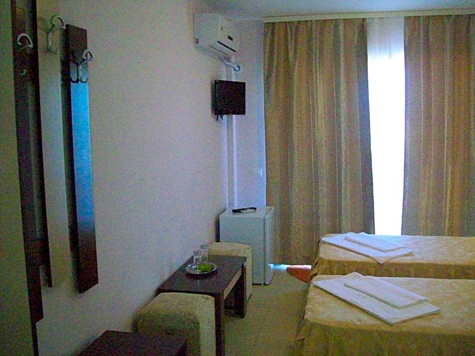 Zdjęcie 1 z 7 — 2 Beds, Balcony