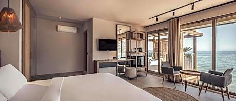 Deluxe Suite with Sea View