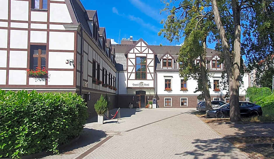 Grand Park Hotel