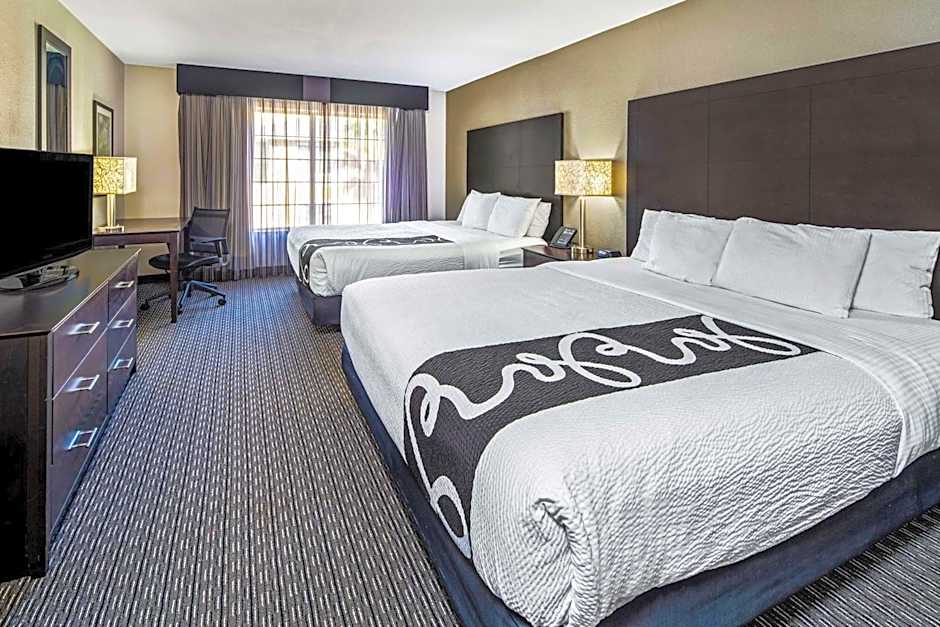 La Quinta Inn & Suites by Wyndham Anaheim Disneyland
