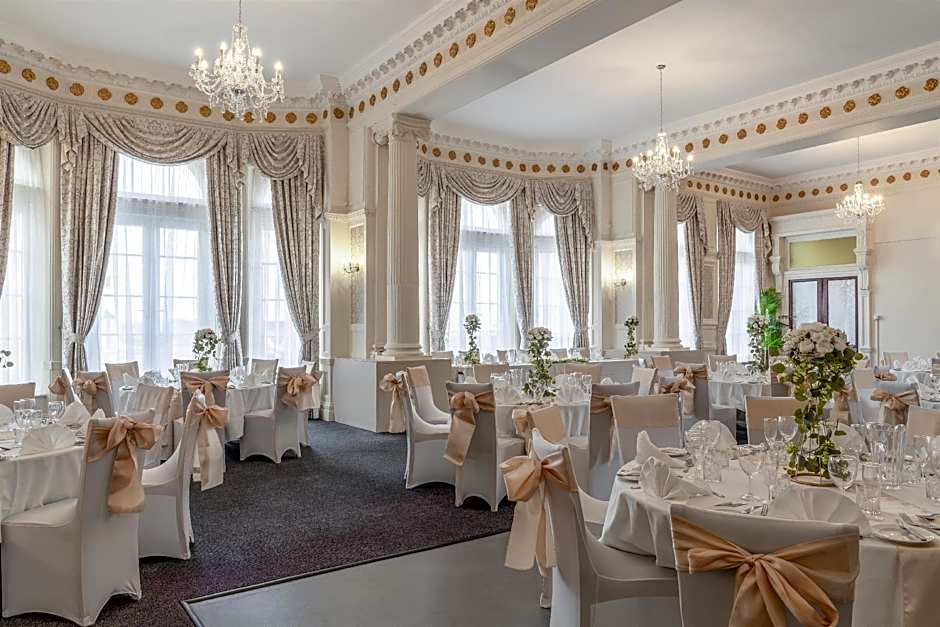 The Grand Burstin Hotel