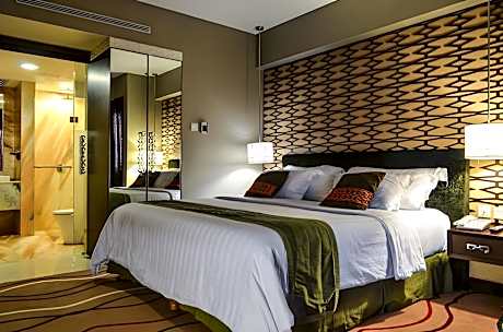 Business Suite Room