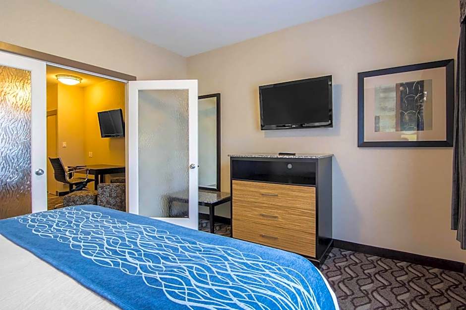 Comfort Inn & Suites