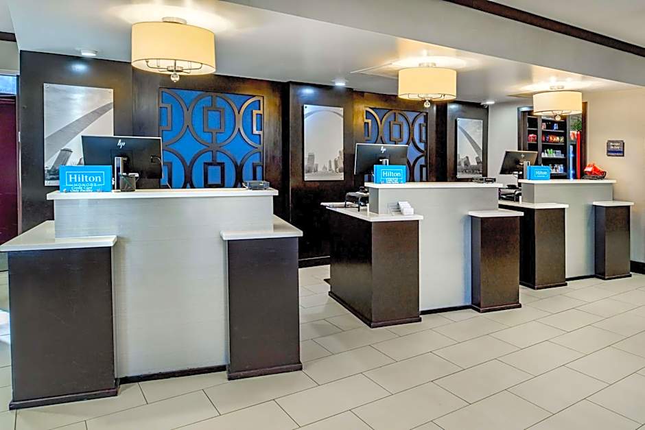 Embassy Suites By Hilton Hotel St. Louis-Airport