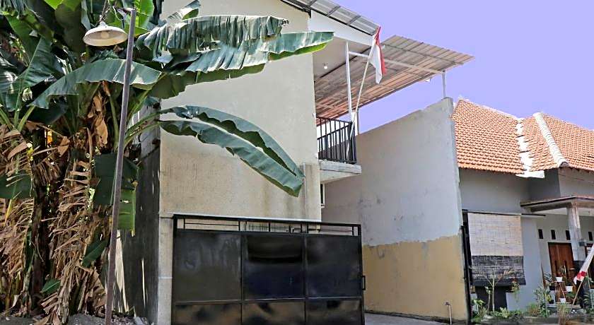 OYO Life 92925 Kost Bu Mala 2 Syariah