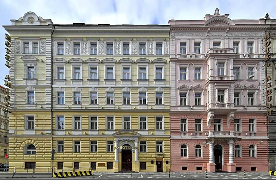 Alqush Downtown Hotel