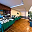 Halfway House Inn Country Lodge