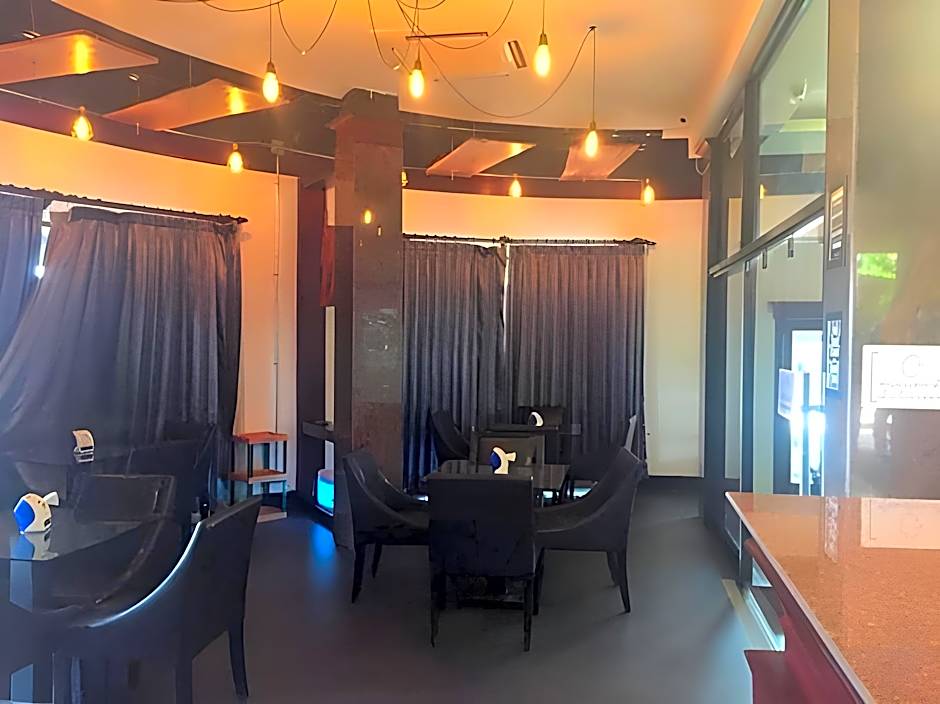 Seasons Riverside Hotel