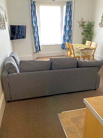 Sea view flat 1 @ 4A Castle Street