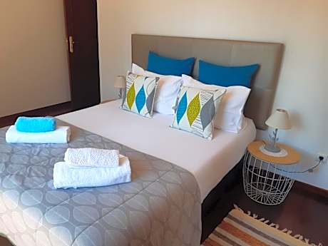 Apartment with Mountain View