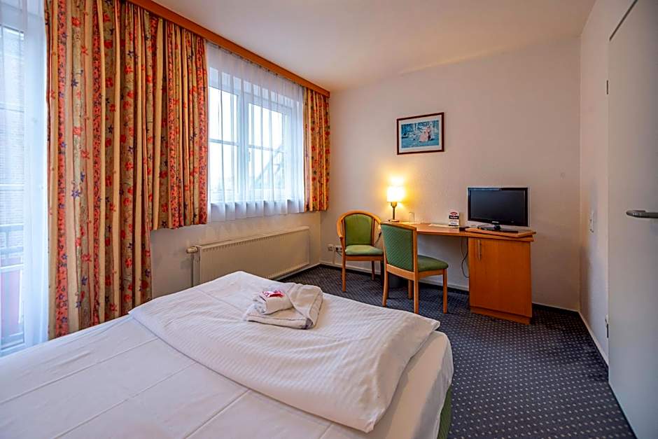 Hotel Rostock West im "Kritzmow Park"