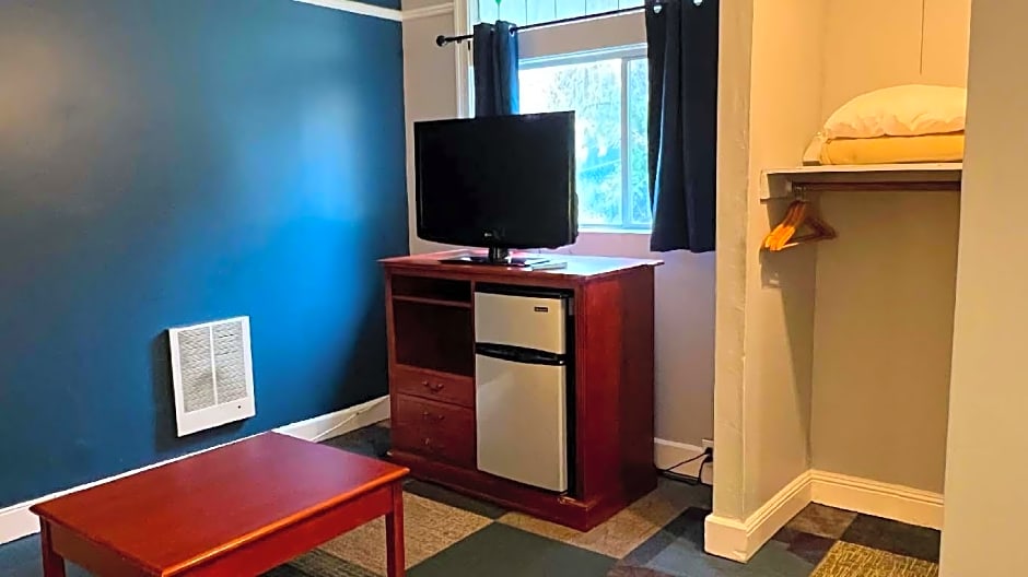 Rose Garden Inn – Berkeley, CA