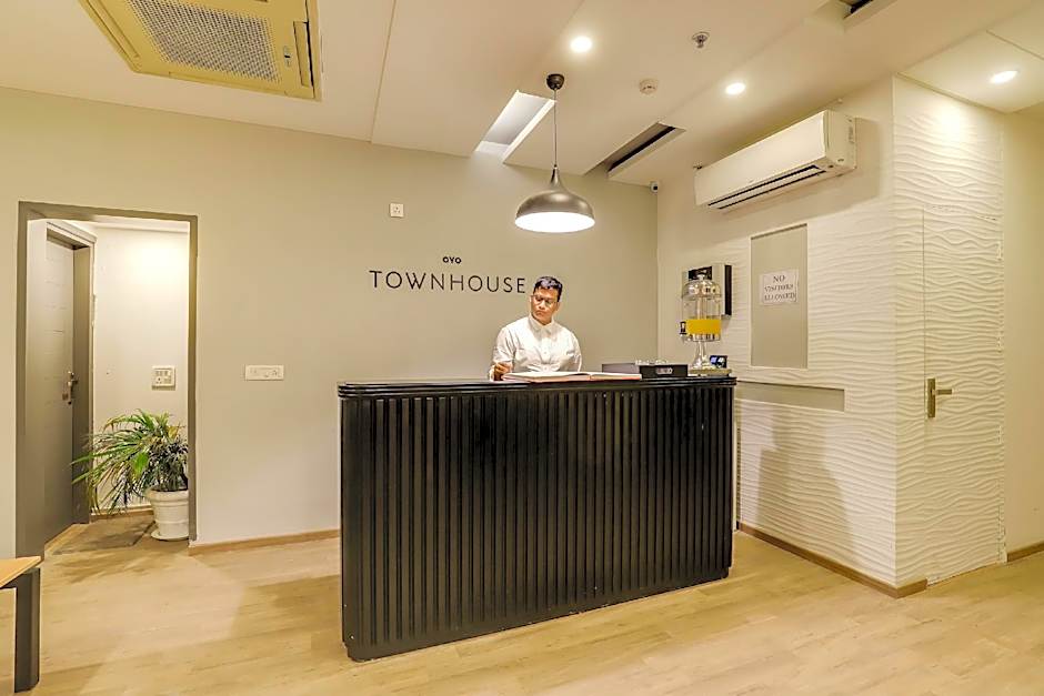 OYO Townhouse 281 Harsh Vihar Near M2K Cinemas Rohini – Delhi, NY