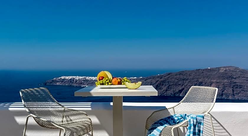 White Santorini Suites & Spa