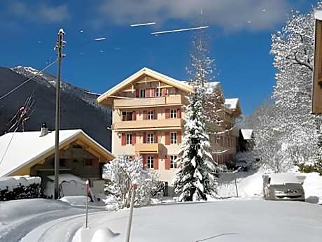 Historic Hotel du Pillon