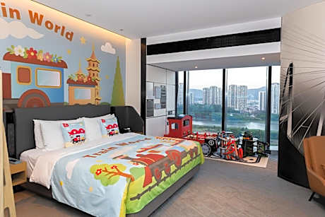 Junior King Suite with One Bunk Bed - Kids Train World Theme