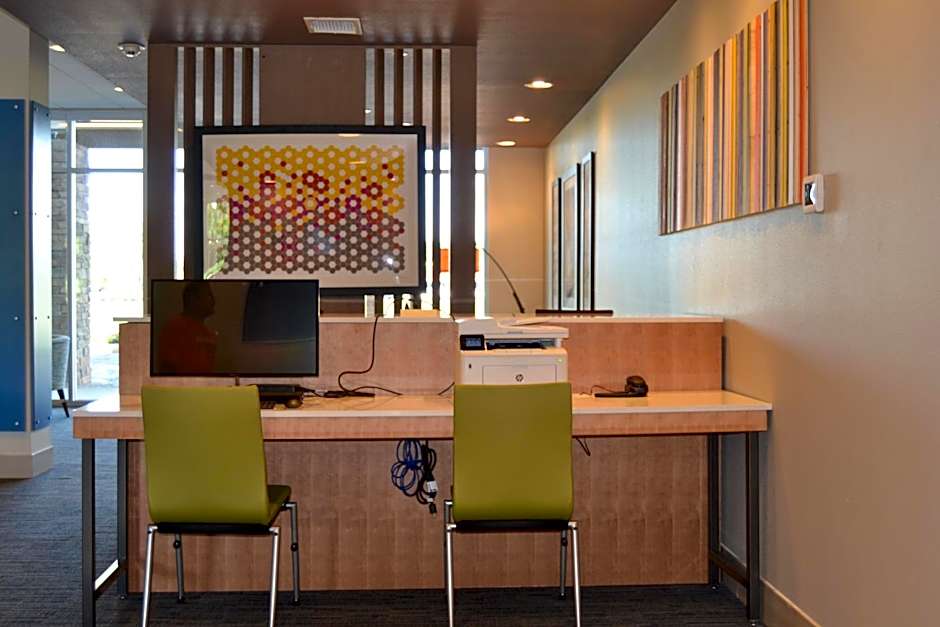Holiday Inn Express & Suites Goodlettsville N Nashville By IHG