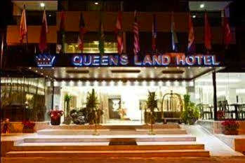 Queens Land Hotel
