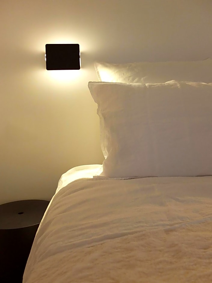 La Maison Jaune – Sete, FL