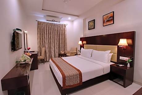 Sai Divine (Super Deluxe Room) Complimentary Shuttle Pick Up & Drop To Sai Baba Temple (Gate -3)