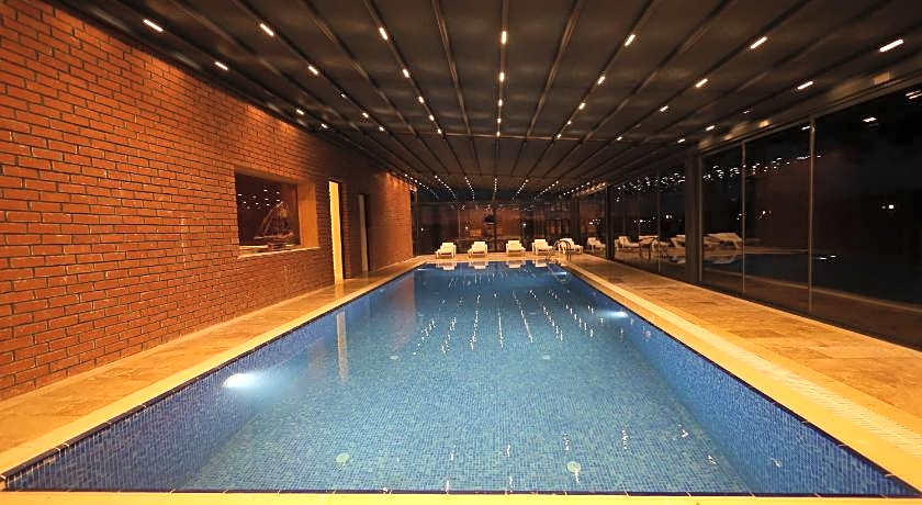 GREEN ROOF BOUTIQUE HOTEL