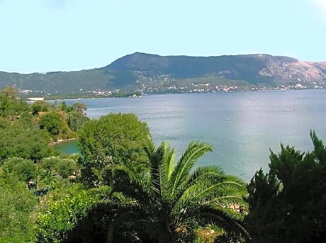 Dimitra Apartments 