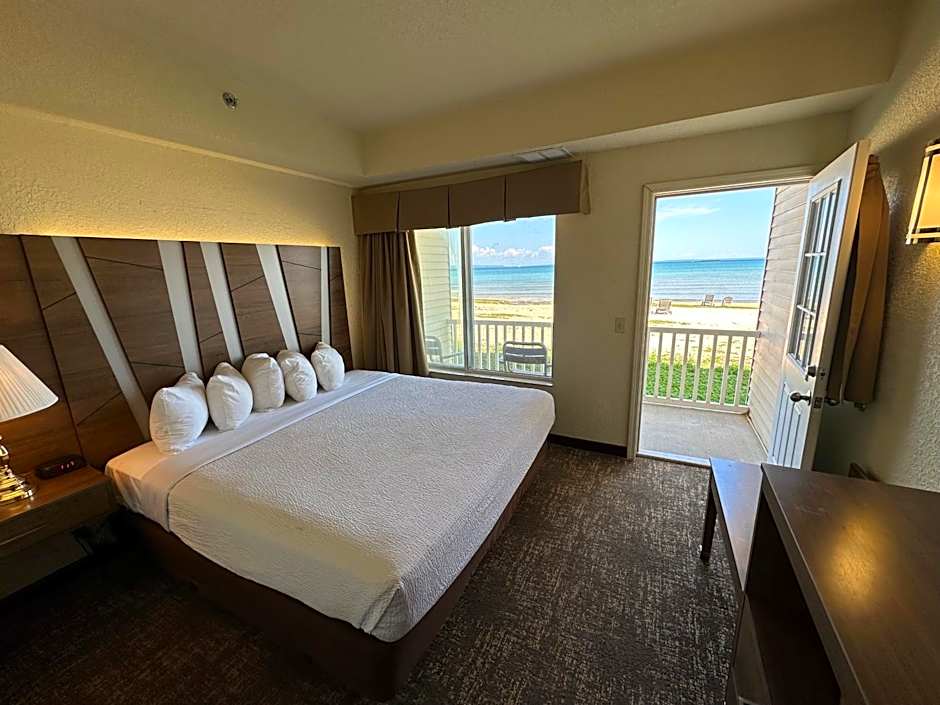 Mackinaw Beach And Bay All Suites Resort