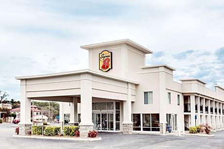 Super 8 by Wyndham Dalton