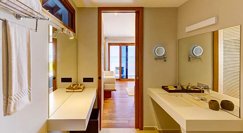 Cinnamon Velifushi Maldives