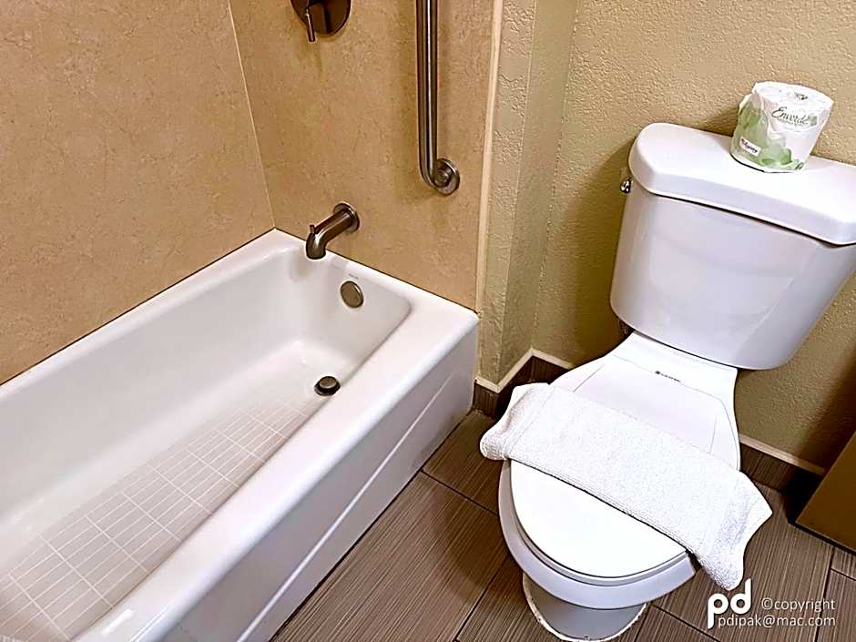 Travel Inn & Suites Flemington