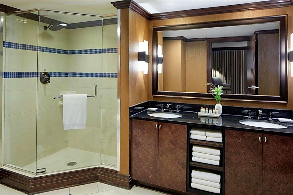 Renaissance Mobile Riverview Plaza Hotel