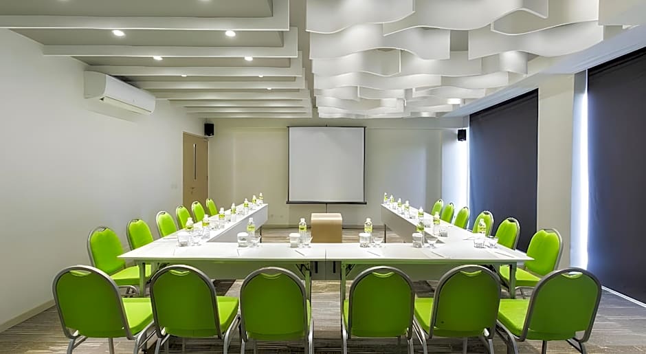 Maxonehotels At Bukit Jimbaran