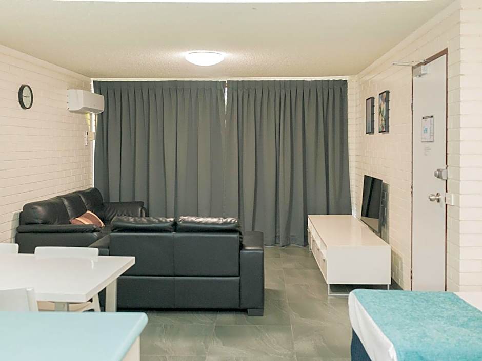 Trickett Gardens Holiday Inn