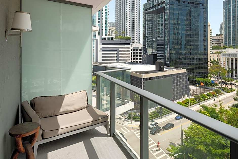 Dua Miami, Autograph Collection