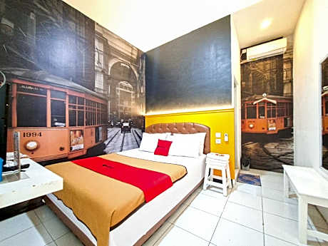 RedDoorz @ Jalan Tanjung Blitar