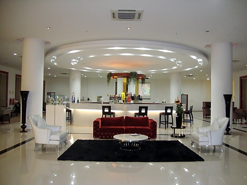 Ritz Victoria Garden