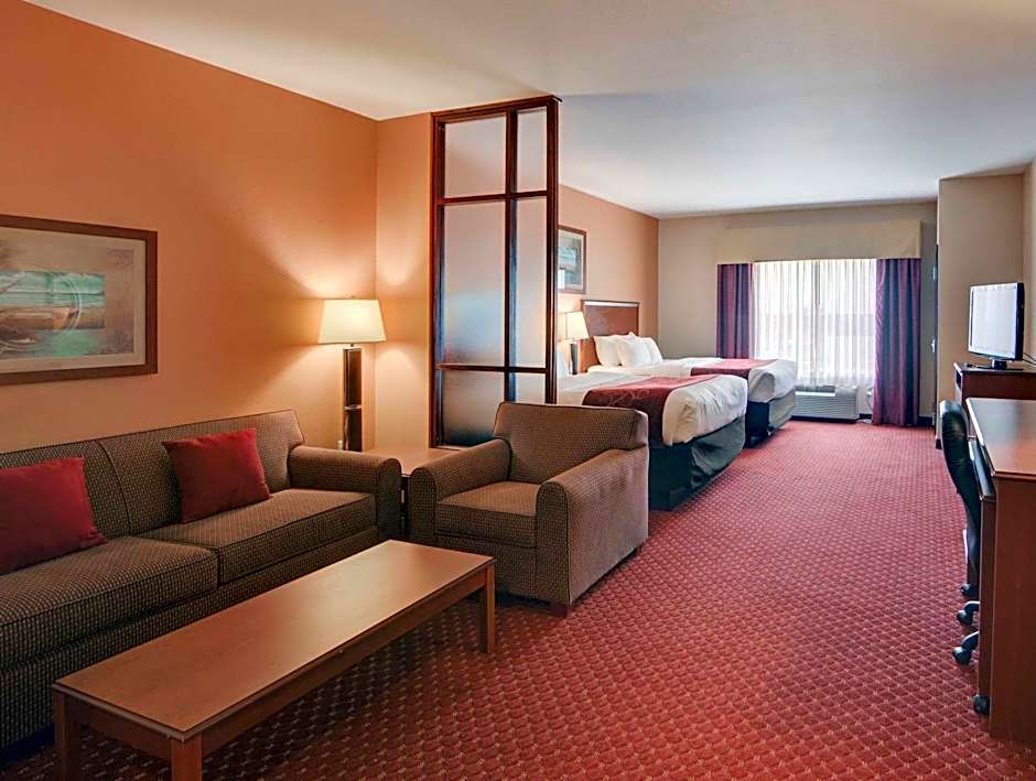 Quality Suites Near Cedar Creek Lake