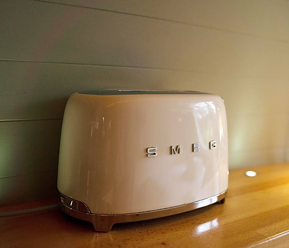 RiverBeds - Luxury Wee Lodges with Hot Tubs