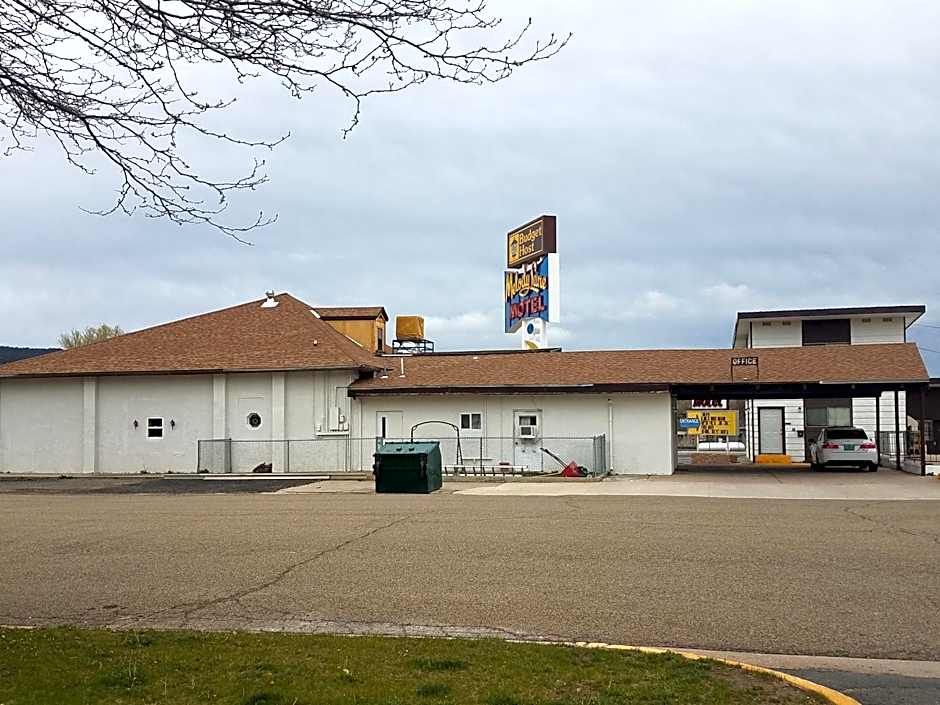 Budget Host Melody Lane